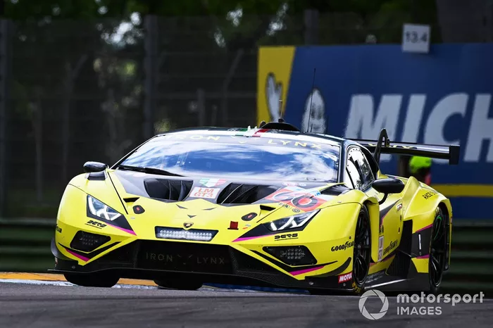 #60 Iron Lynx Lamborghini Huracan LMGT3 Evo2 : Claudio Schiavoni, Matteo Cressoni, Franck Perera