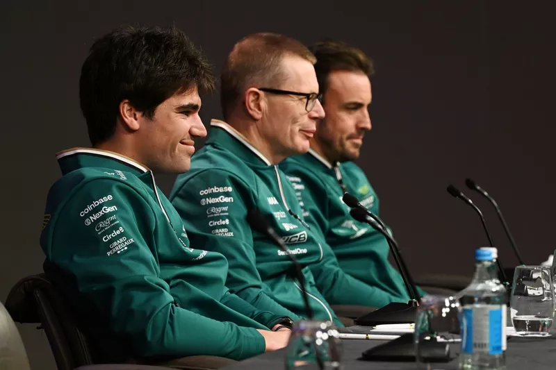 Lance Stroll, Aston Martin Racing, Andy Cowell, Team Principal, Aston Martin F1 Team, Fernando Alonso, Aston Martin Racing