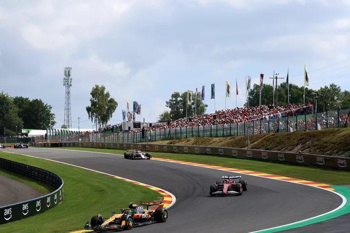Charles Leclerc, Ferrari, Lando Norris, McLaren, Esteban Ocon, Haas F1 Team