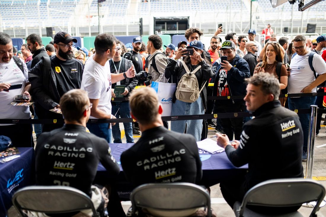 Sesión de autógrafos