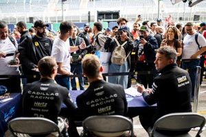 Autograph session