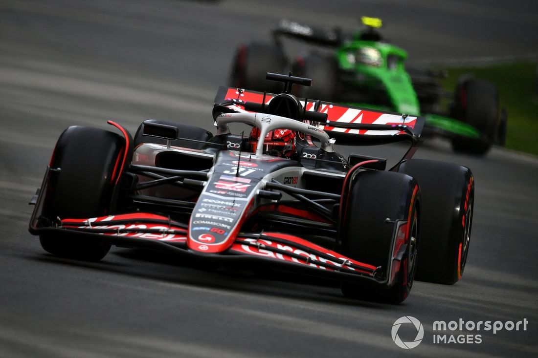 Esteban Ocon, Haas F1 Team, Gabriel Bortoleto, Sauber