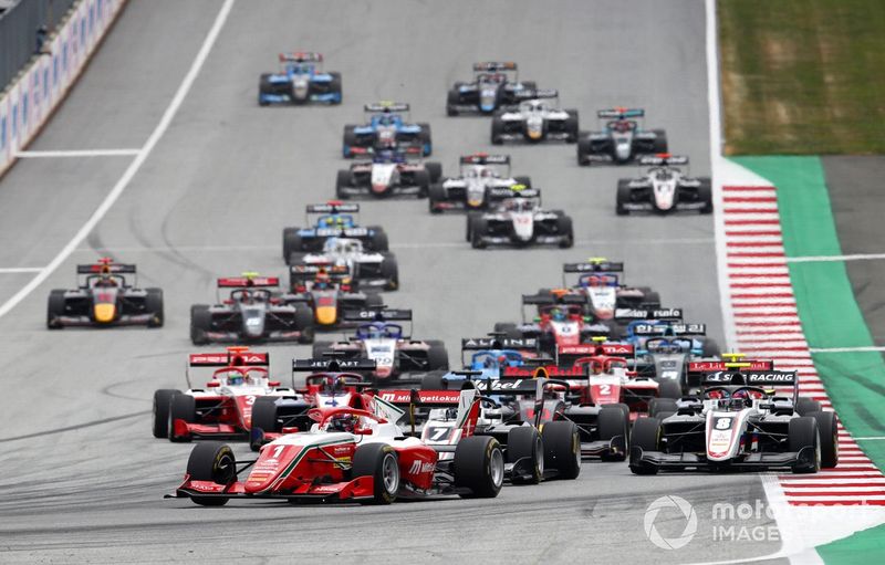 Salida de la carrera 3 de la FIA F3 2021 en Red Bull Ring