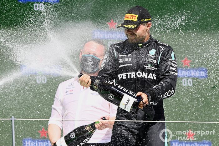Podio: tercer lugar Valtteri Bottas, Mercedes