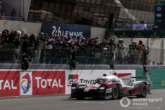 Ganadores #8 Toyota Gazoo Racing Toyota TS050: Sebastien Buemi, Kazuki Nakajima, Brendon Hartley