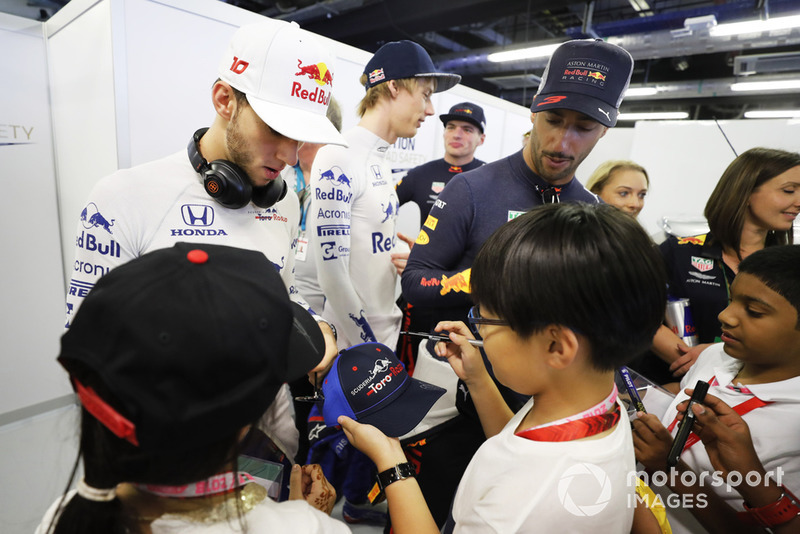 П'єр Гаслі, Scuderia Toro Rosso, Даніель РІккардо, Red Bull Racing