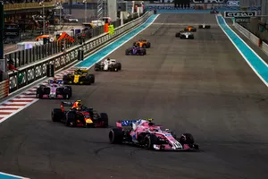 Esteban Ocon, Racing Point Force India VJM11, leads Max Verstappen, Red Bull Racing RB14, Esteban Ocon, Racing Point Force India VJM11, Carlos Sainz Jr., Renault Sport F1 Team R.S. 18, et Marcus Ericsson, Sauber C37