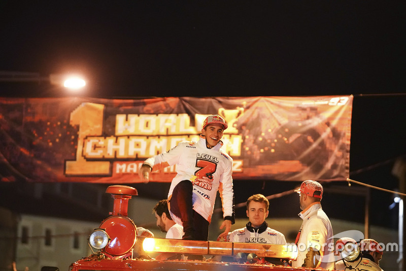 Марк Маркес, Repsol Honda Team, святкує у Сервері, Іспанія, перемогу у чемпіонаті світу 2018 року