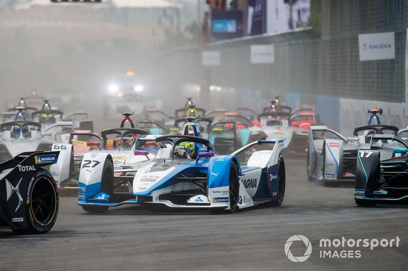 Alexander Sims, BMW I Andretti Motorsports, BMW iFE.18 Daniel Abt, Audi Sport ABT Schaeffler, Audi e-tron FE05 at the start