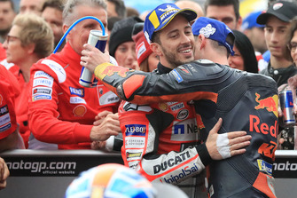 Le vainqueur Andrea Dovizioso, Ducati Team, le troisième, Pol Espargaro, Red Bull KTM Factory Racing