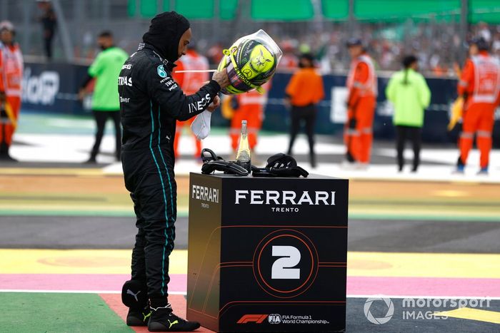 Lewis Hamilton, Mercedes AMG, 2ª posición, en Parc Ferme