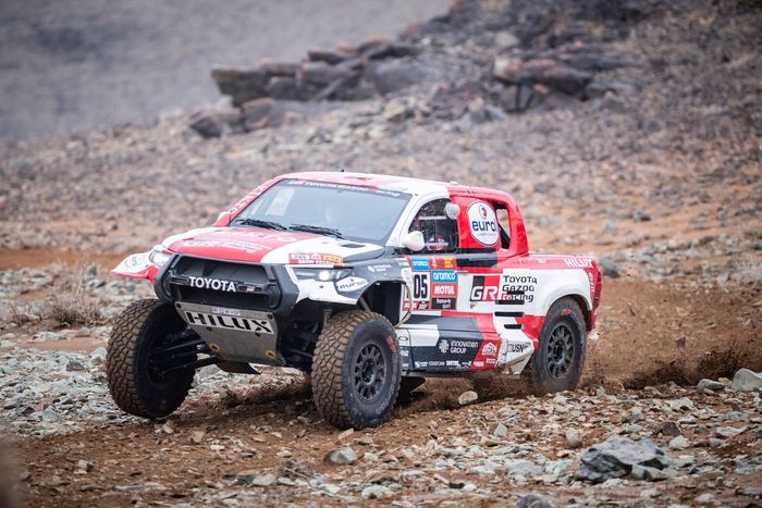 #205 Toyota Gazoo Racing Toyota: Giniel De Villiers, Dennis Murphy