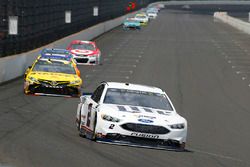 Brad Keselowski, Team Penske Ford, Daniel Suarez, Joe Gibbs Racing Toyota