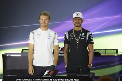 Nico Rosberg, Mercedes AMG F1; Lewis Hamilton, Mercedes AMG F1