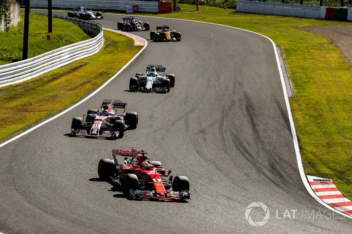 Sebastian Vettel, Ferrari SF70H, Sergio Perez, Sahara Force India F1 VJM10, Felipe Massa, Williams FW40