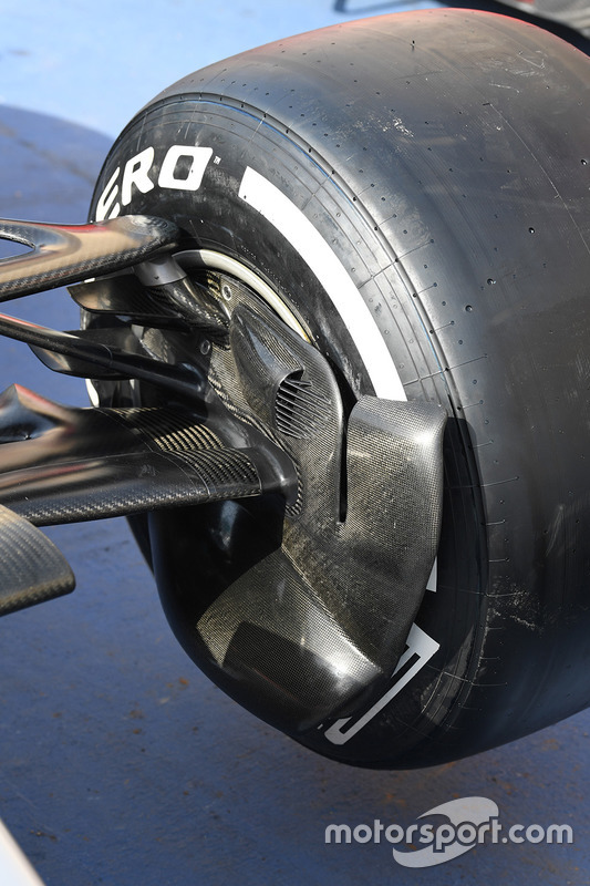 Mercedes-Benz F1 W08 Hybrid front brake duct detail