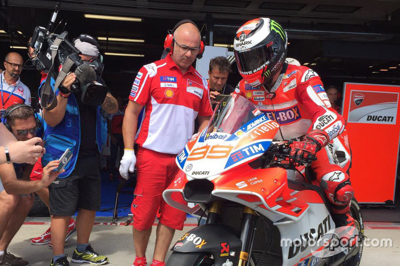 Detail fairing Jorge Lorenzo, Ducati Team