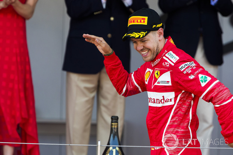 Ganador de la carrera Sebastian Vettel, Ferrari