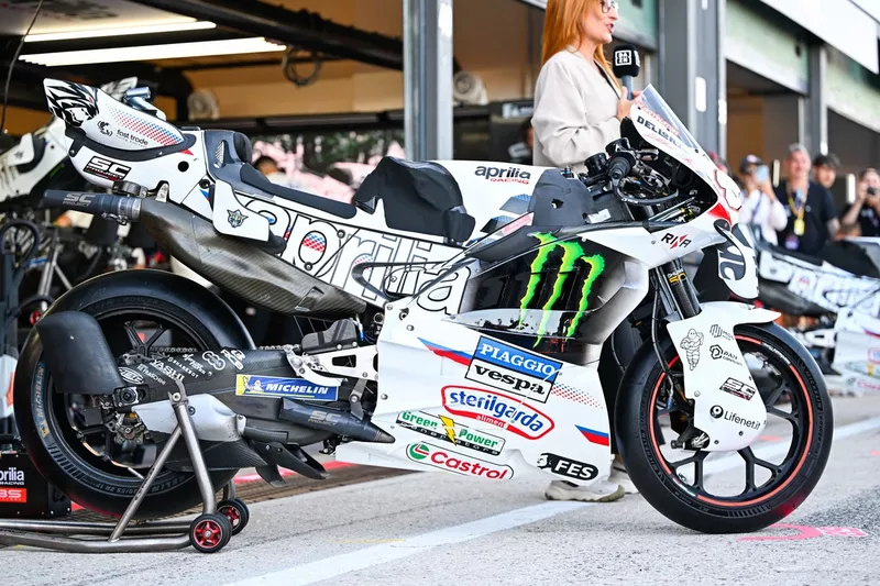 Garage de l'équipe Aprilia Racing