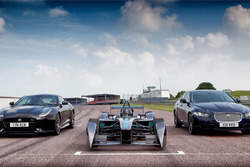 Jaguar Formula E, XE y F-Type SVR en Mallory Park