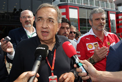 Серджио Маркионе, президент Ferrari и генеральный директор Fiat Chrysler Automobiles и Маурицио Арри