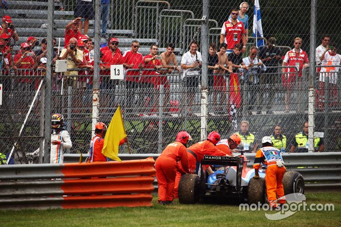Pascal Wehrlein, Manor Racing MRT05 se retira de la carrera