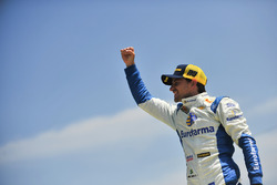 Daniel Serra comemora título da Stock Car em Interlagos