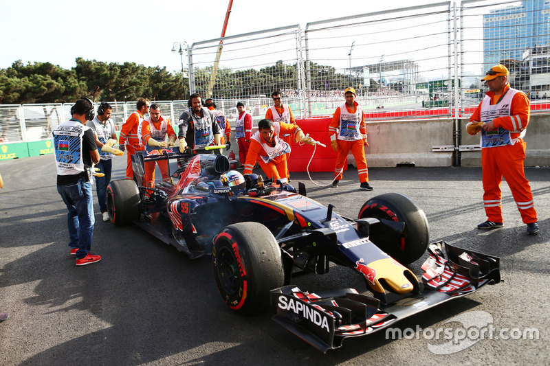 Carlos Sainz Jr., Scuderia Toro Rosso STR11, Ausfall