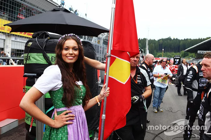 Grid girl
