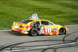 Sieger Kyle Busch, Joe Gibbs Racing, Toyota