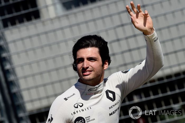 Carlos Sainz Jr., Renault Sport F1 Team en el desfile de pilotos