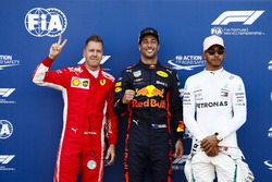 Daniel Ricciardo, Red Bull Racing, Sebastian Vettel, Ferrari ve Lewis Hamilton, Mercedes AMG F1 ile birlikte pole pozisyonunu kutluyor