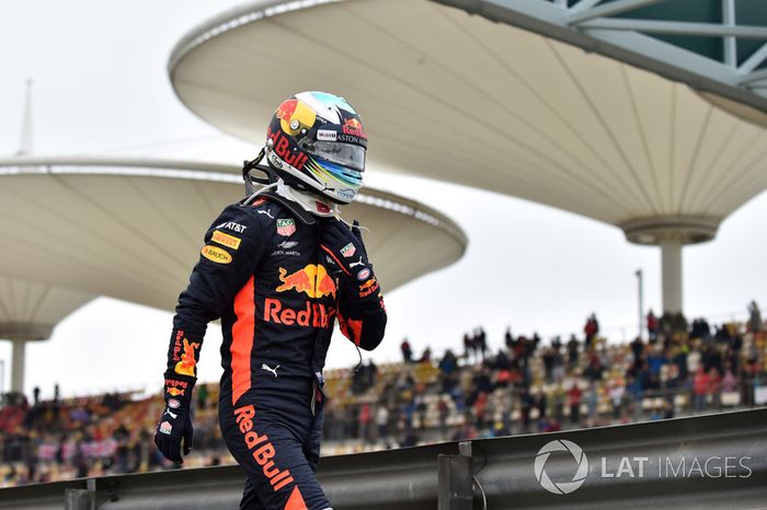 Daniel Ricciardo, Red Bull Racing detenido en pista