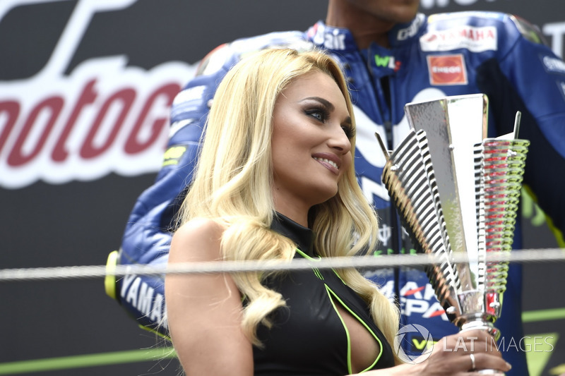 Podium: Monster Girl