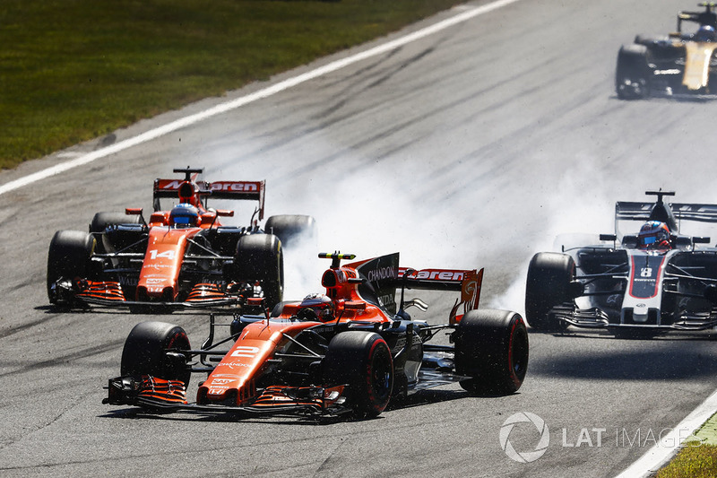 Стоффель Вандорн, Фернандо Алонсо, McLaren MCL32, Ромен Грожан, Haas F1 Team VF-17, Джоліон Палмер, Renault Sport F1 Team RS17