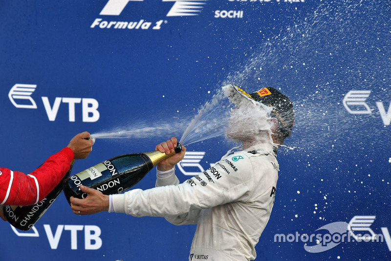 Подиум: победитель Валттери Боттас, Mercedes AMG F1