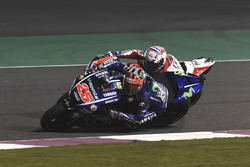 Маверік Віньялес, Yamaha Factory Racing, випереджає Андреа Довіціозо, Ducati Team