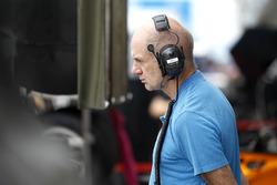 https://cdn-6.motorsport.com/images/mgl/0mPaKpX6/s9/eurof3-hungaroring-2017-adrian-newey.jpg