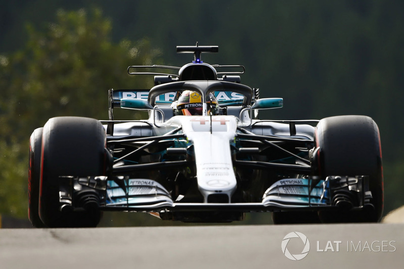 Lewis Hamilton, Mercedes AMG F1 W08, uses the halo device