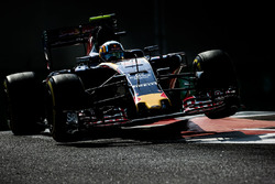 Карлос Сайнс-молодший, Scuderia Toro Rosso STR11