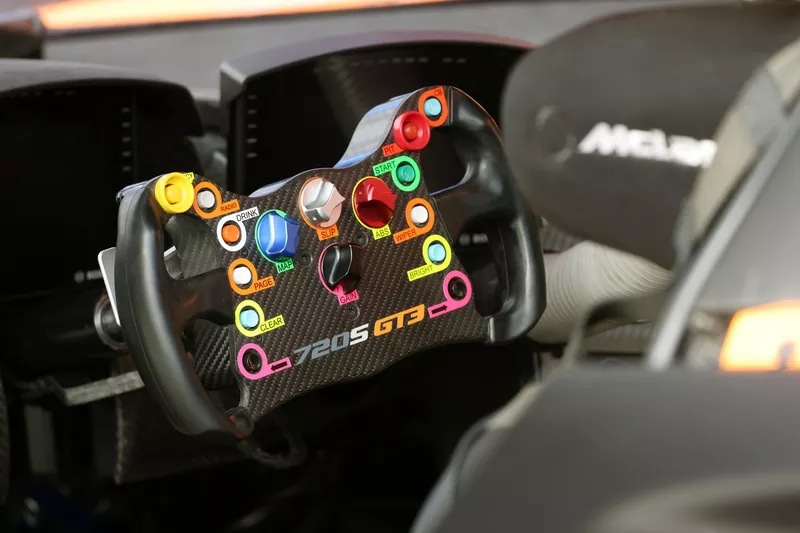 Volant McLaren 720S LMGT3 Evo