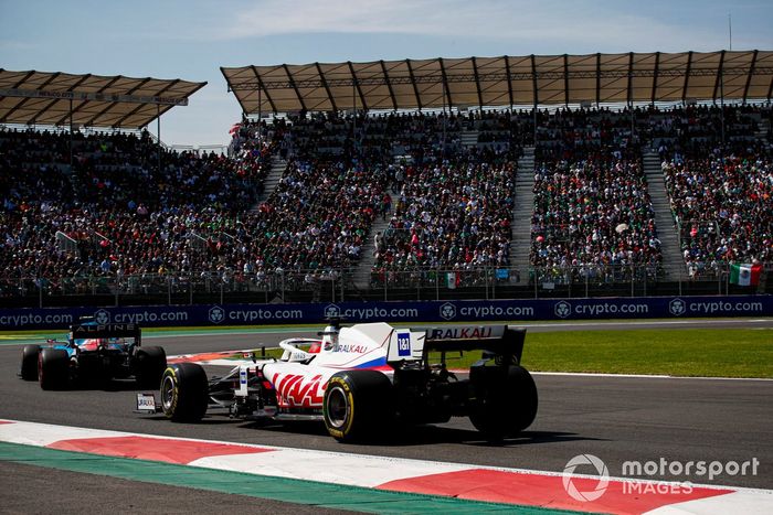 Esteban Ocon, Alpine A521, Nikita Mazepin, Haas VF-21