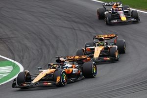 Lando Norris, McLaren, Oscar Piastri, McLaren, Max Verstappen, Red Bull Racing
