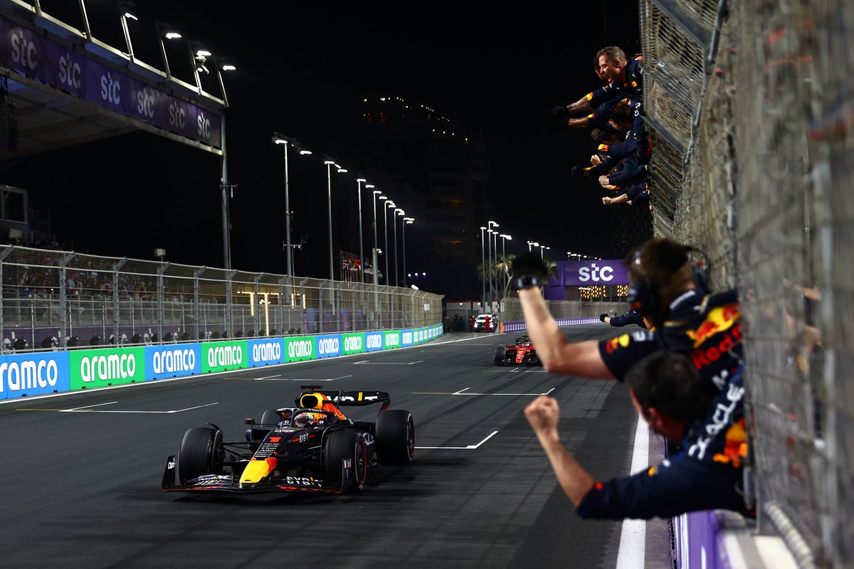 Max Verstappen, Red Racing Racing RB18, ganador
