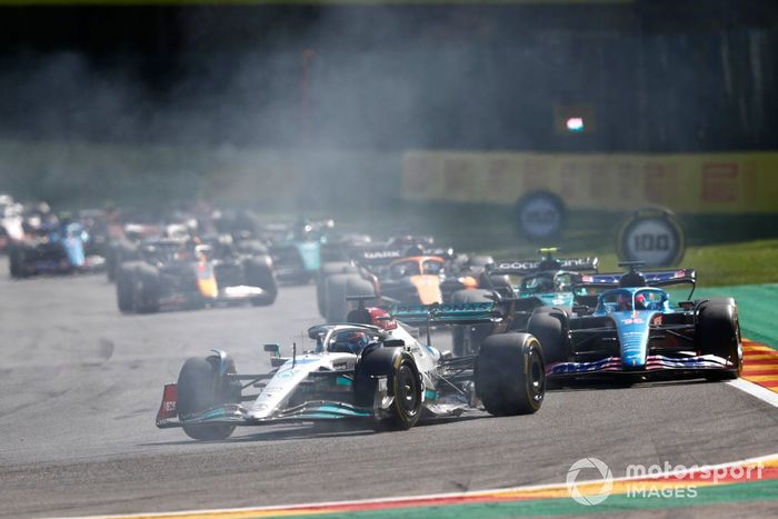 George Russell, Mercedes W13, Fernando Alonso, Alpine A522, Sebastian Vettel, Aston Martin AMR22, Daniel Ricciardo, McLaren MCL36