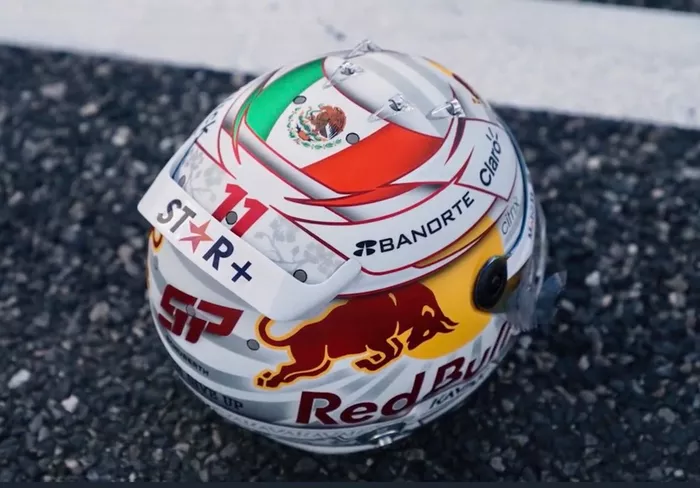 Casco de Sergio Pérez. Red Bull Racing 