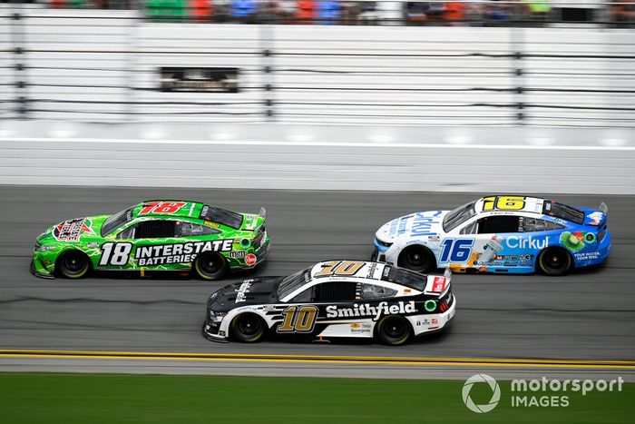 Kyle Busch, Joe Gibbs Racing, Interstate Batteries Toyota Camry, Aric Almirola, Stewart Haas Racing, Smithfield Ford Mustang, Daniel Hemric, Kaulig Racing, Cirkul Chevrolet Camaro