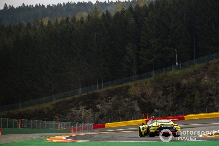#98 Aston Martin Racing Aston Martin Vantage AMR: Paul Dalla Lana, Augusto Farfus, Marcos Gomes 