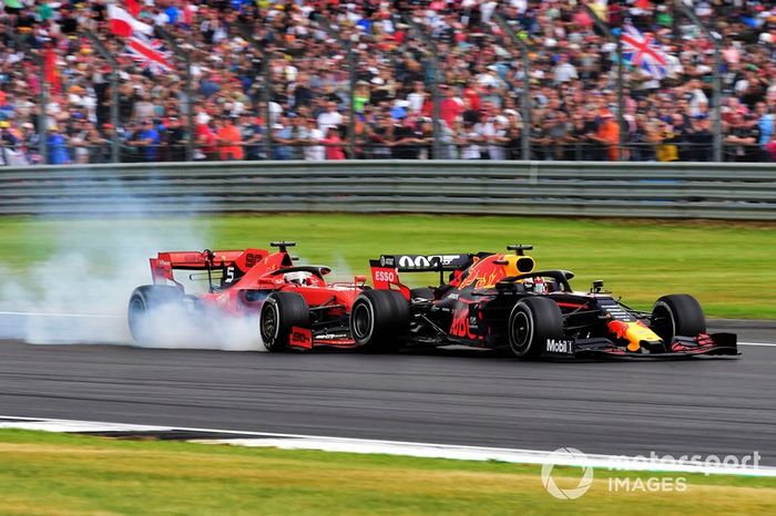 Sebastian Vettel, Ferrari SF90 choca pordetrás con Max Verstappen, Red Bull Racing RB15