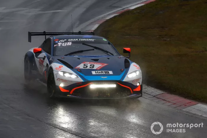 #59 Garage 59 Aston Martin Vantage AMR GT4: Alexander West,  Chris Goodwin, Darren Turner